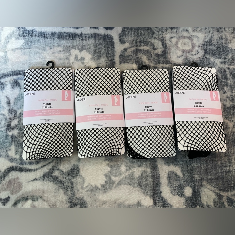 NWT 4 pack of fishnets